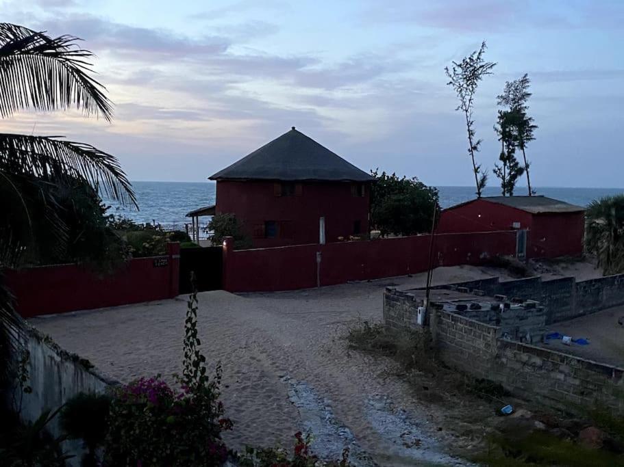 Case Beach Ngalou Sessene Екстериор снимка