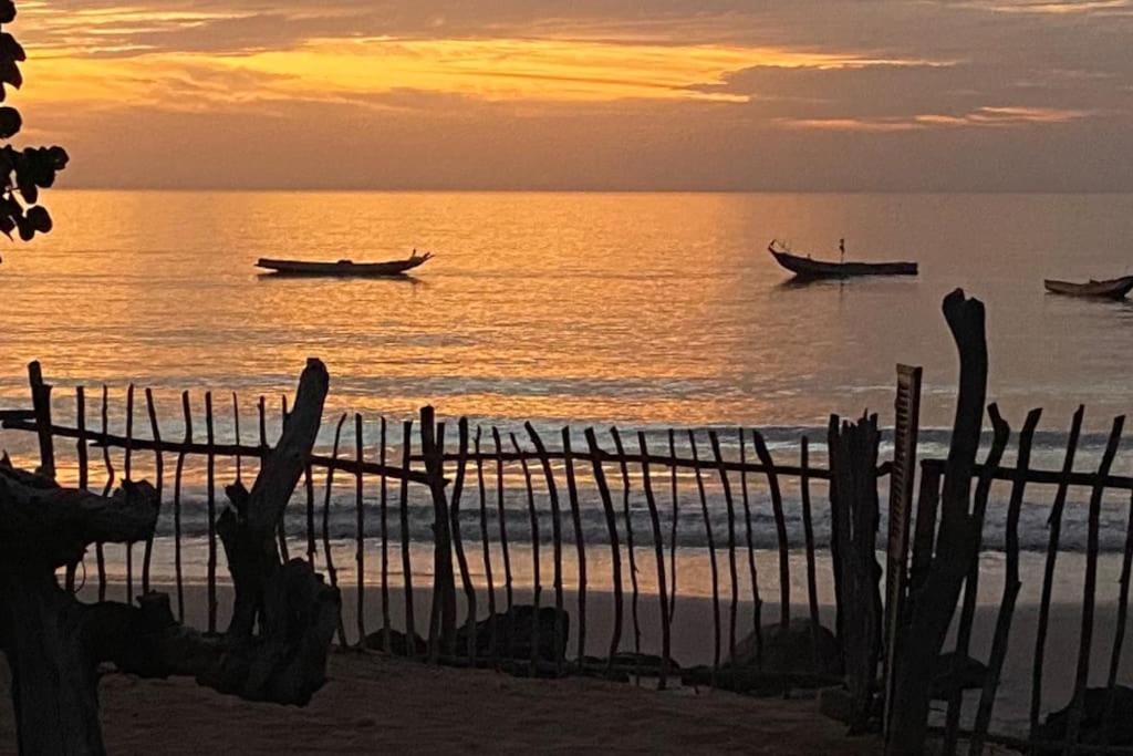 Case Beach Ngalou Sessene Екстериор снимка